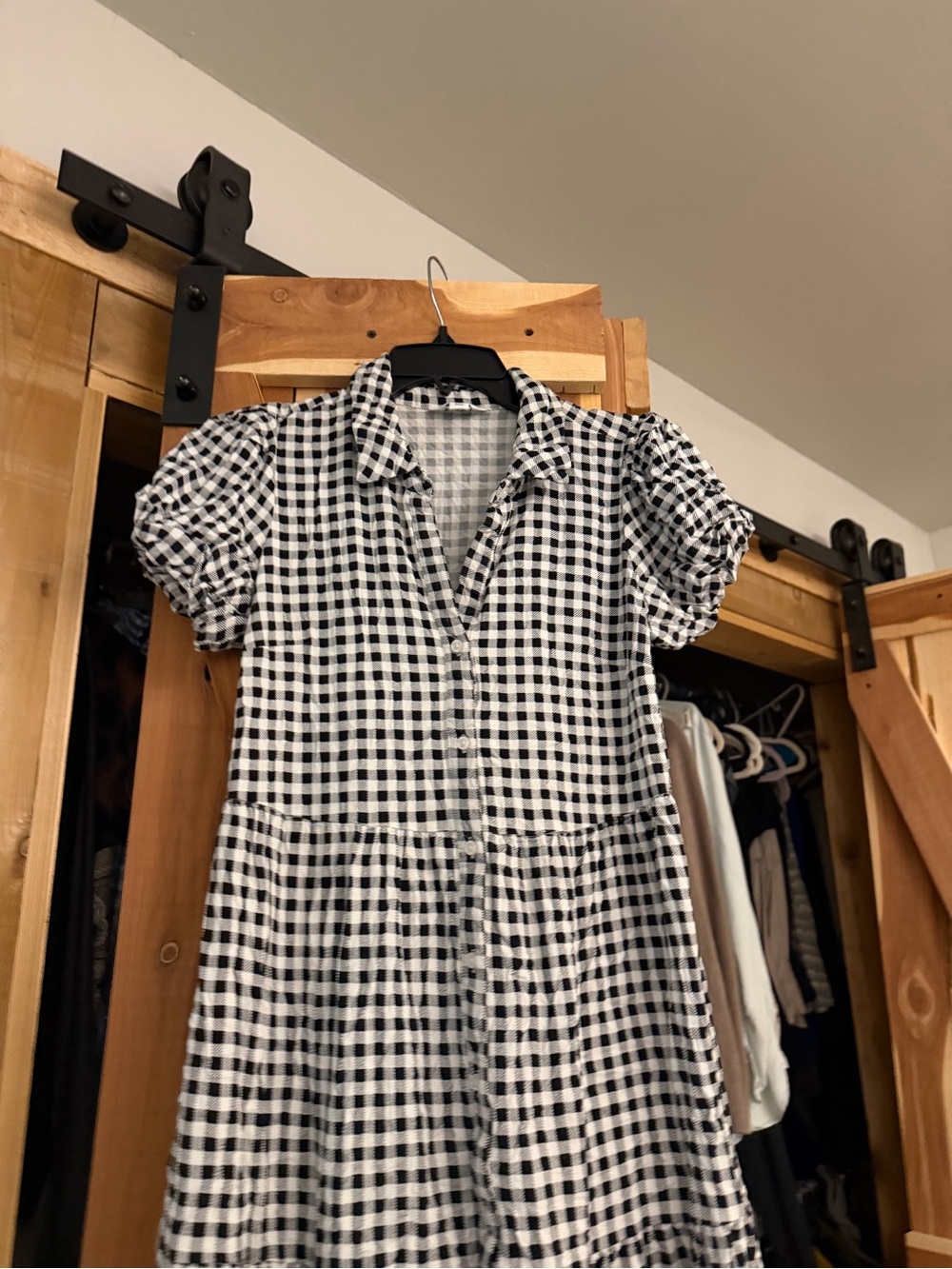 crown & ivy Black and White Gingham Button-Front Maxi Dress with Puff Sleeves